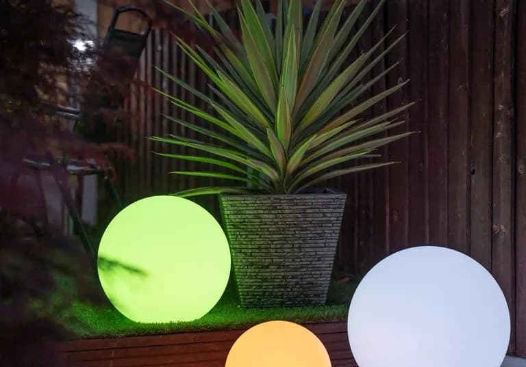 садівництво та дизайн саду в стилі хортіфутуризм