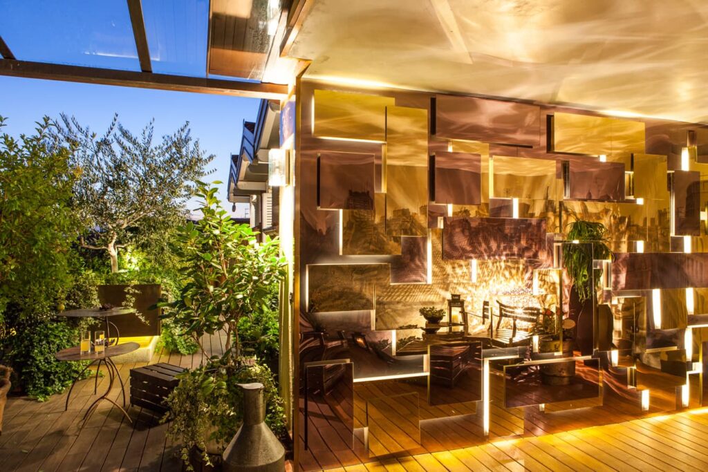 сучасний садовий дизайн балкона в мілані