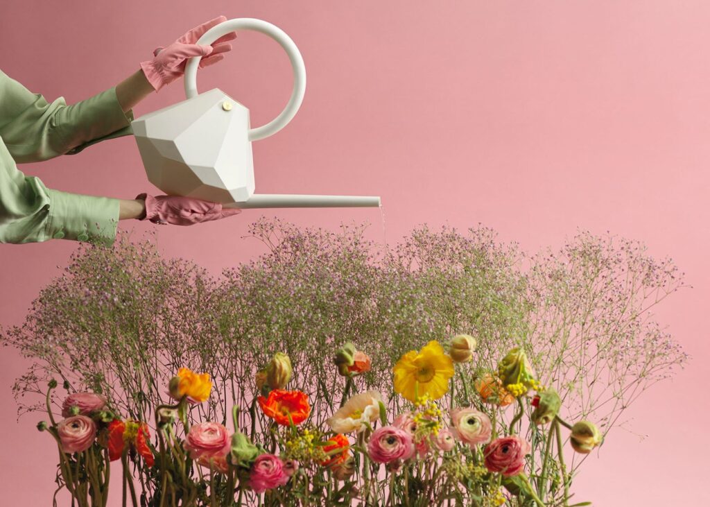 стильна садова лійка біла