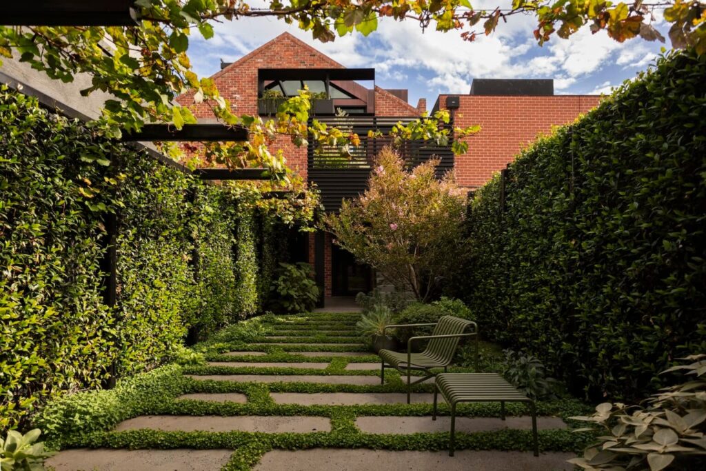 садовий дизайн внутрішнього двору