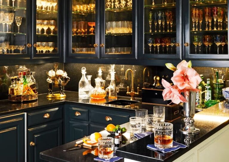 сучасний дизайн для домашнього бару