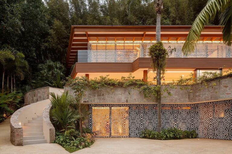 дизайн будинку який гармонійно поєднуються з тропічним ландшафтом