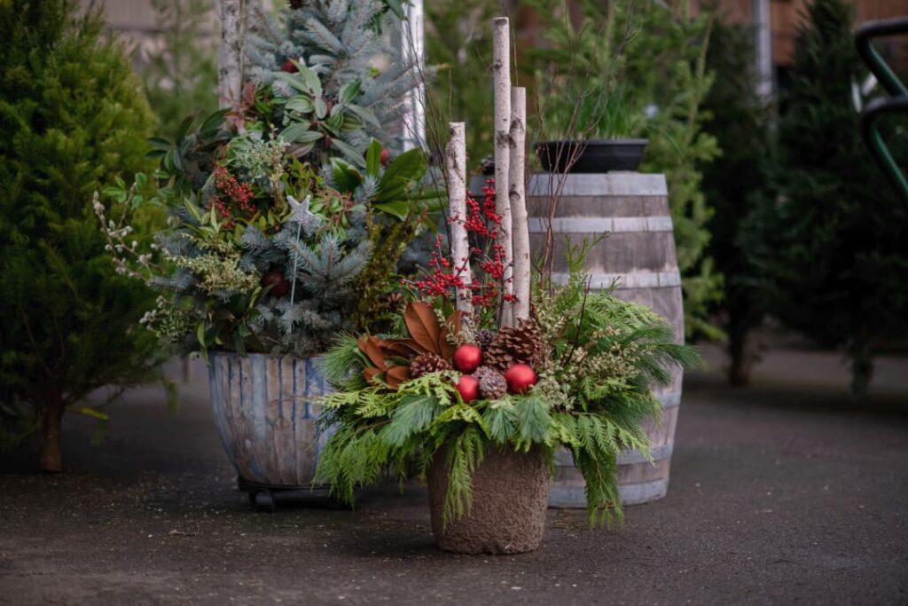 створення зимового кашпо своїми руками, як прикрасити дім на свята
