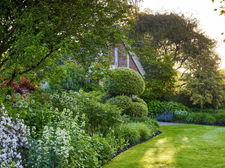 котеджний стиль сада